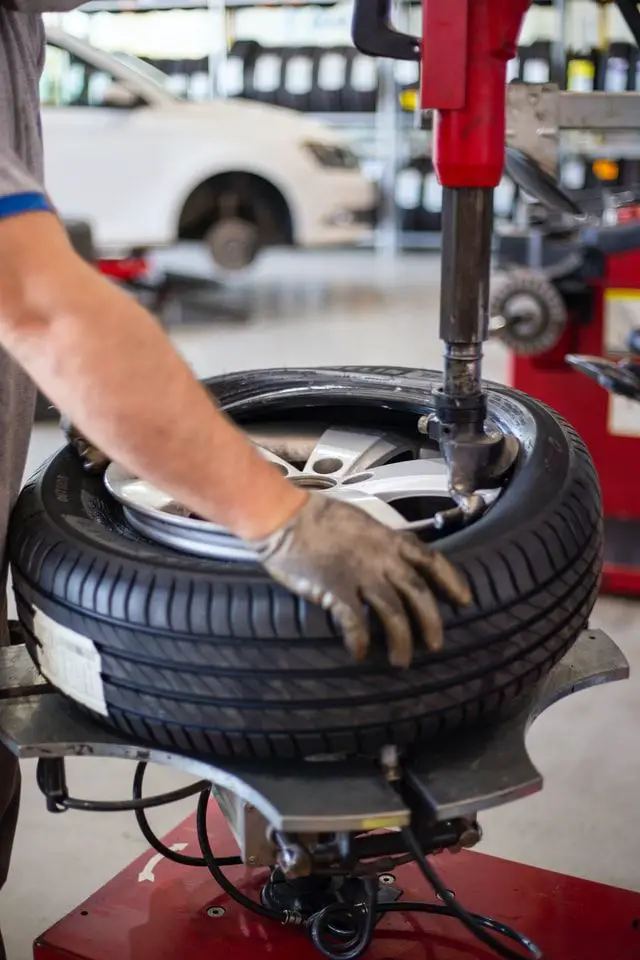How to change your tire if you have two different size tires