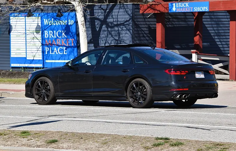Audi S8
