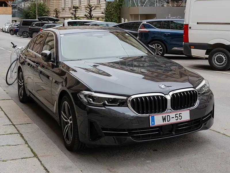 BMW 530E