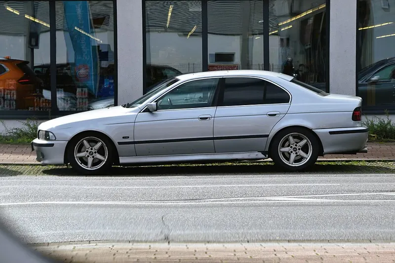 2003 BMW 540I