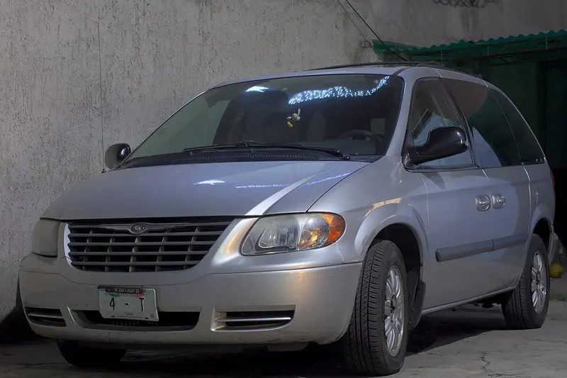 2006 Chrysler Voyager