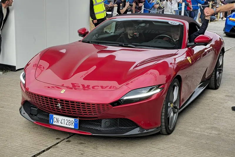 Ferrari Roma Spider