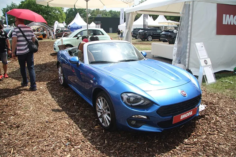 FIAT 124 Spider