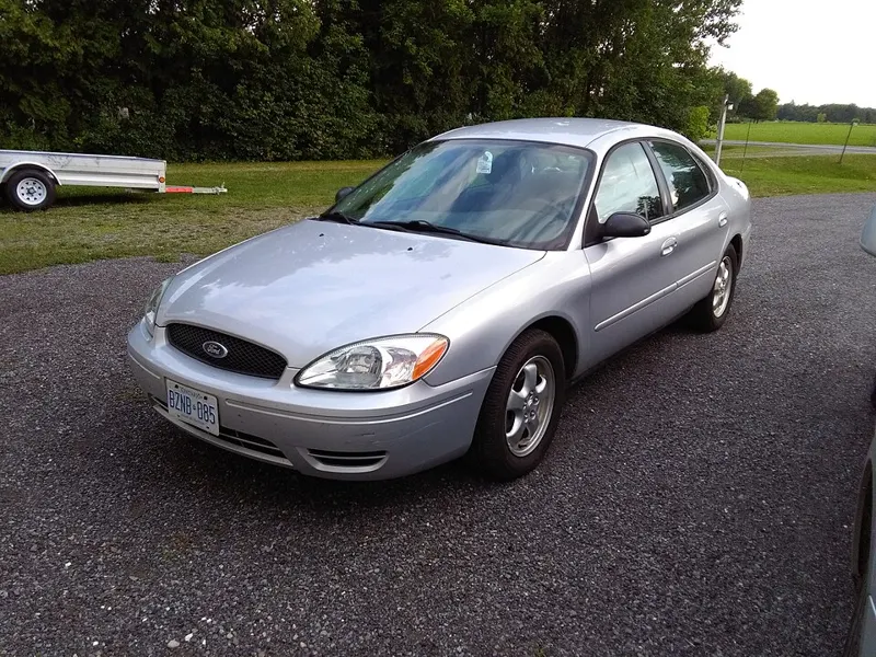 2005 Ford Taurus