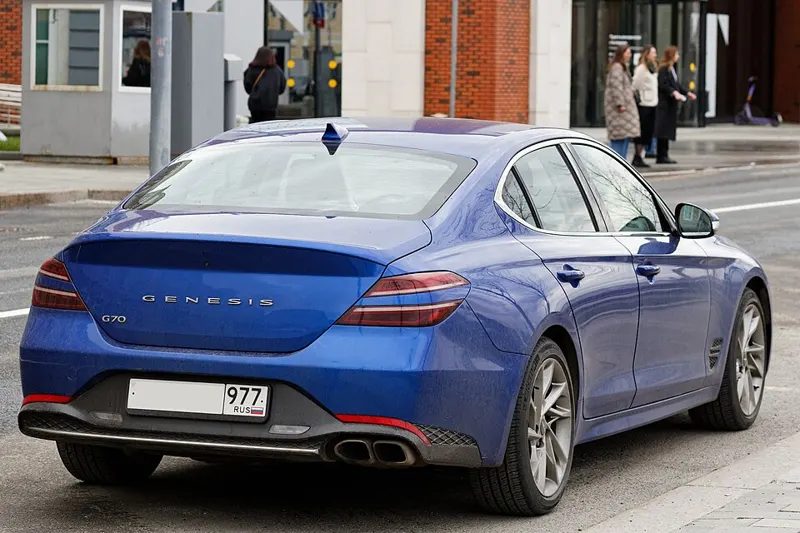 Genesis G70
