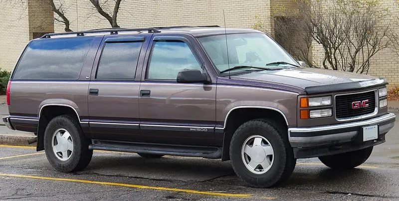GMC C2500 Suburban