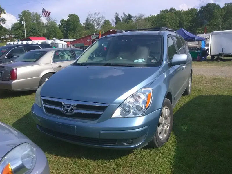 Hyundai Entourage
