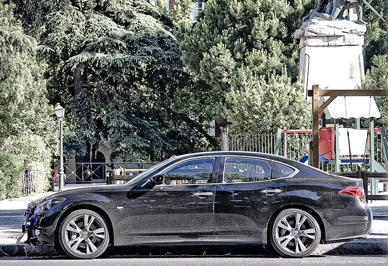 Infiniti M37