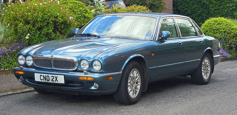 2000 Jaguar Xj Sedan