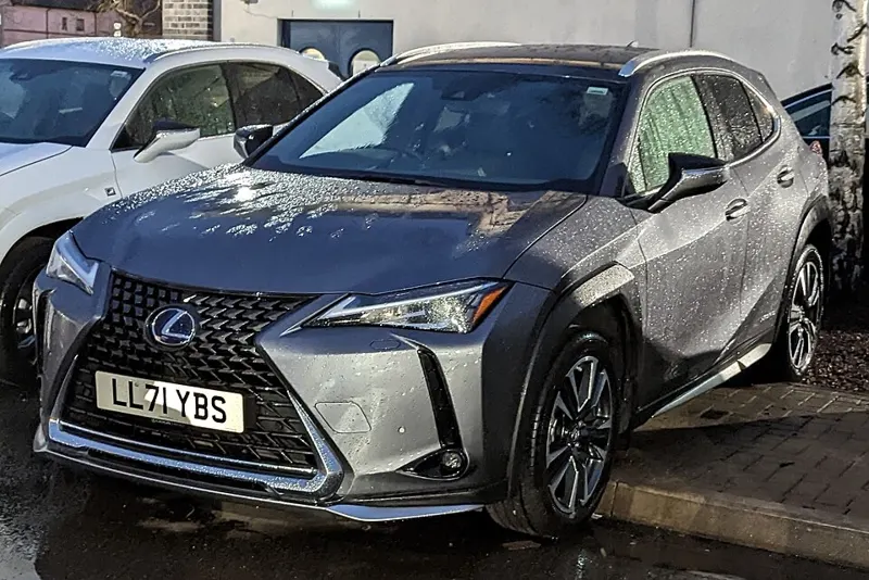 Lexus UX200