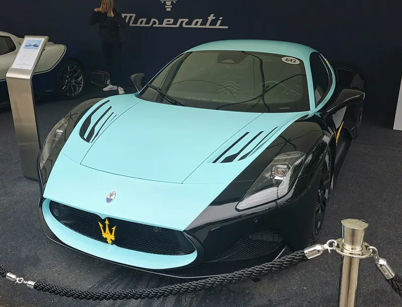 Maserati MC20