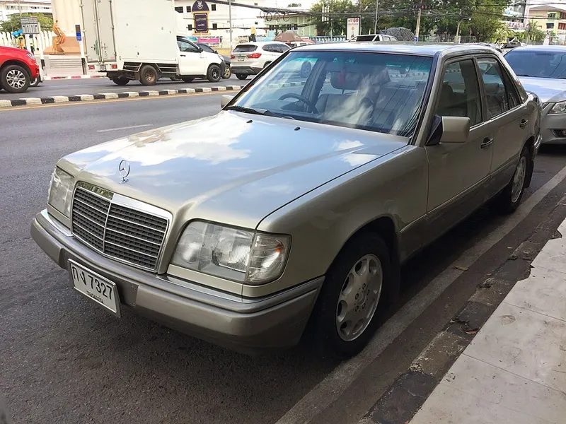 Mercedes-Benz 400E
