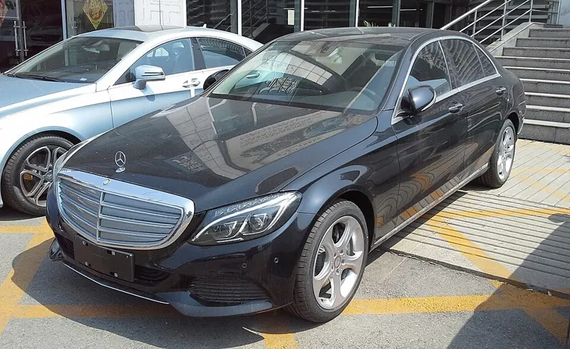 Mercedes-Benz C400