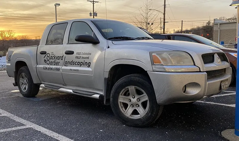 Mitsubishi Raider