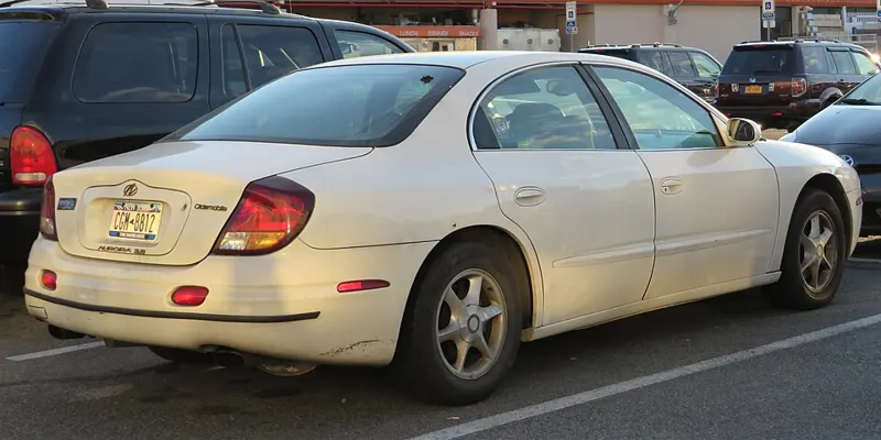 Oldsmobile Aurora