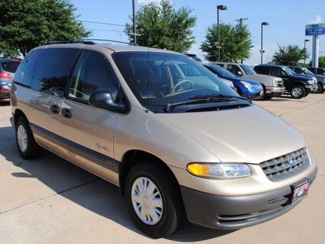 Plymouth Voyager