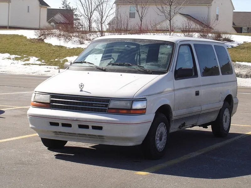 Plymouth Voyager (awd)