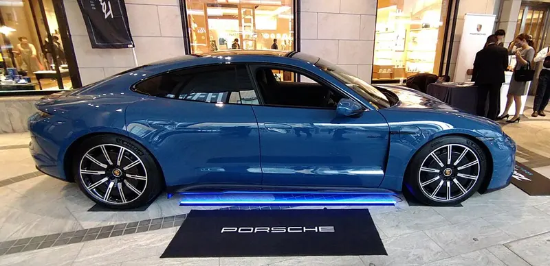 Porsche Taycan 4S