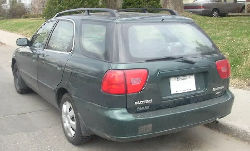Suzuki Esteem